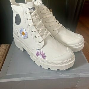 Palladium Women's White Boots with Floral Patchwork